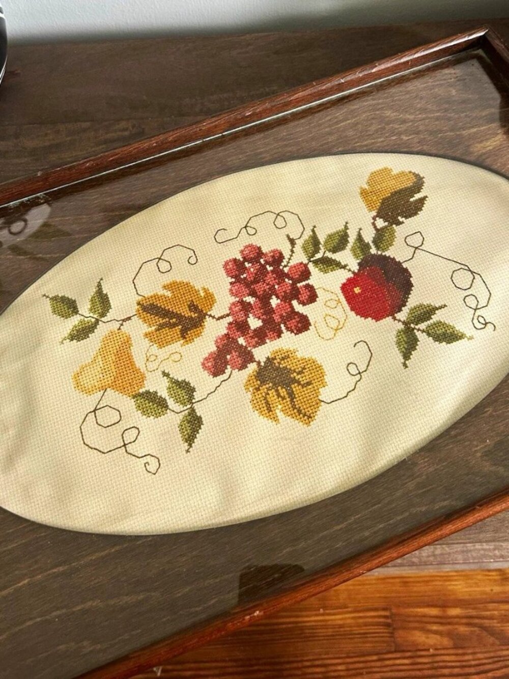 Three Mountaineers Needlepoint Tray Fruit Grapes Design